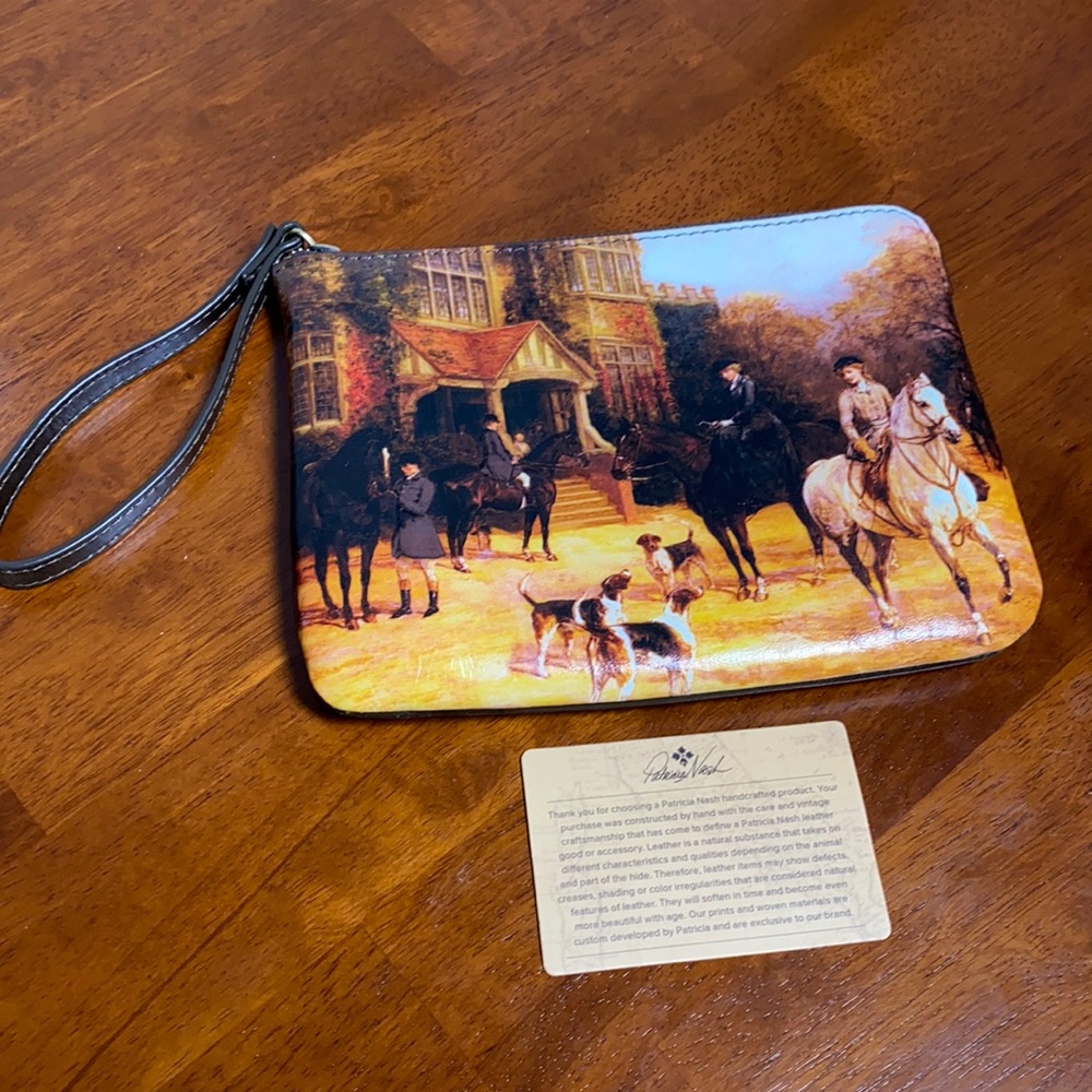 NWOT Authentic Patricia Nash leather bag / clutch